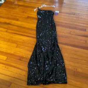 Windsor - One Shoulder Sequin Formal Black Dress